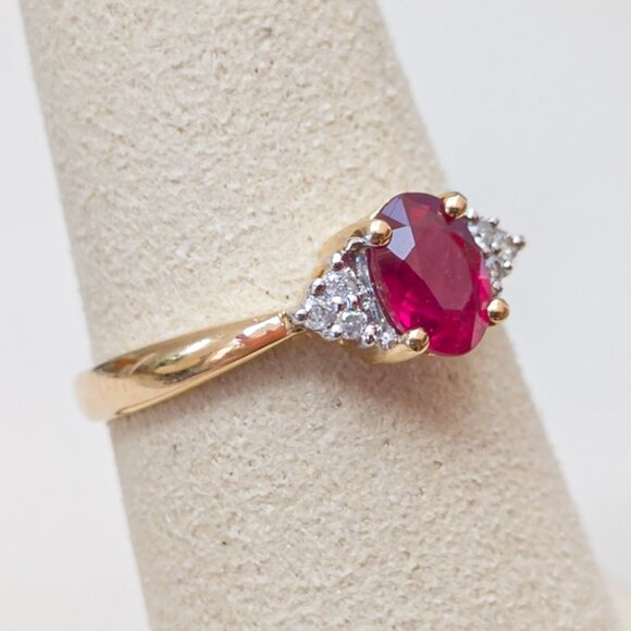 14k Gold Red Spinel & Diamond Ring with tapered band - Picture 3 of 15
